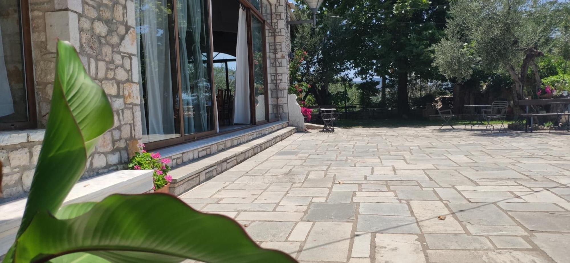 Polas Residencies Aparthotel Kalamata Exterior photo